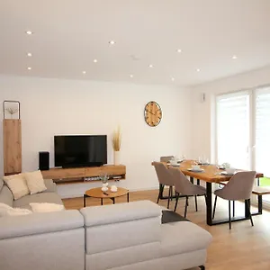 Mit Voll Ausgestatetter Kueche, Badewanne, Balkon, Parkplatz Vor Dem Haus, Ruhig Gelegen, Ada4 Kulmbach